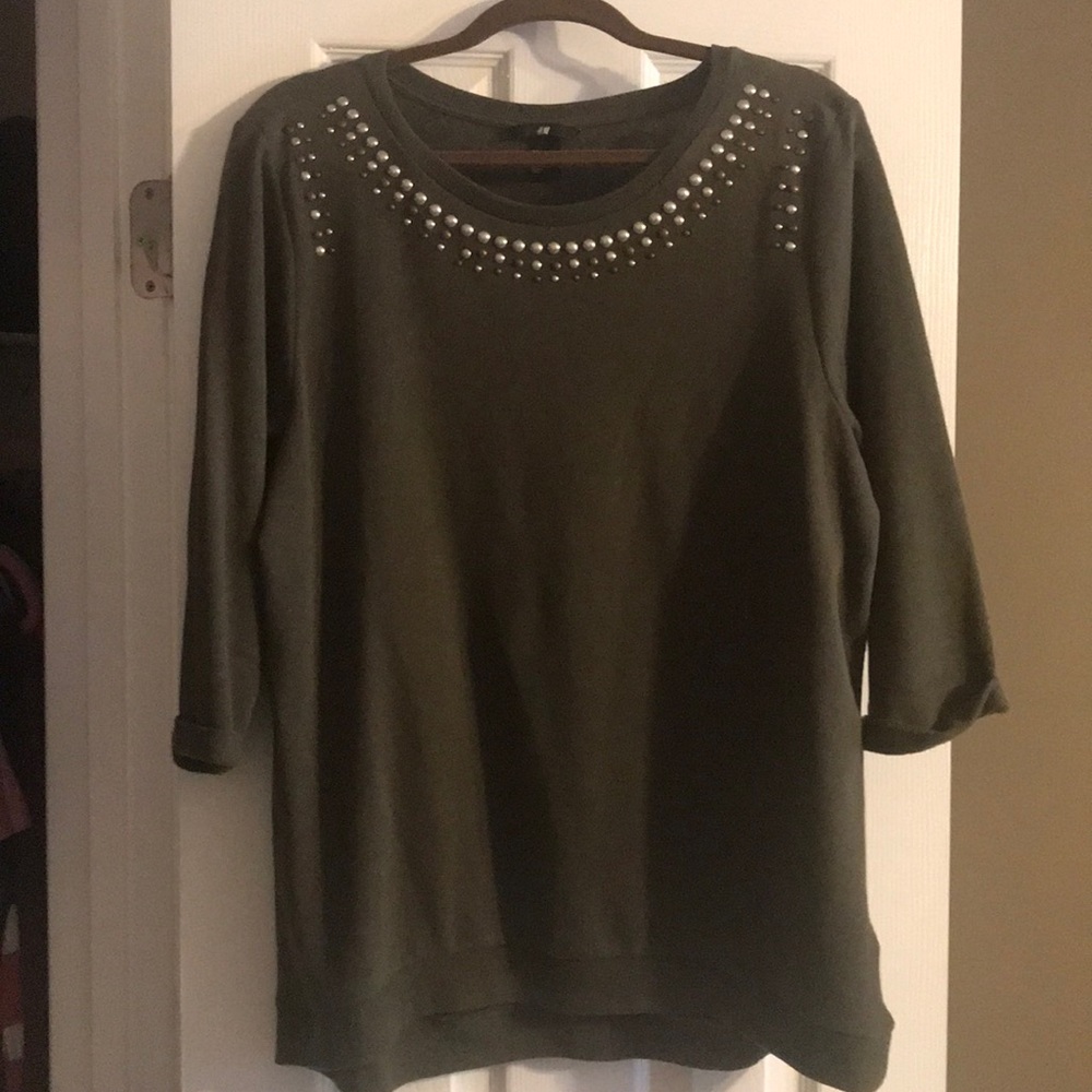 Hunter green H&M 3/4 length sleeves sweater.